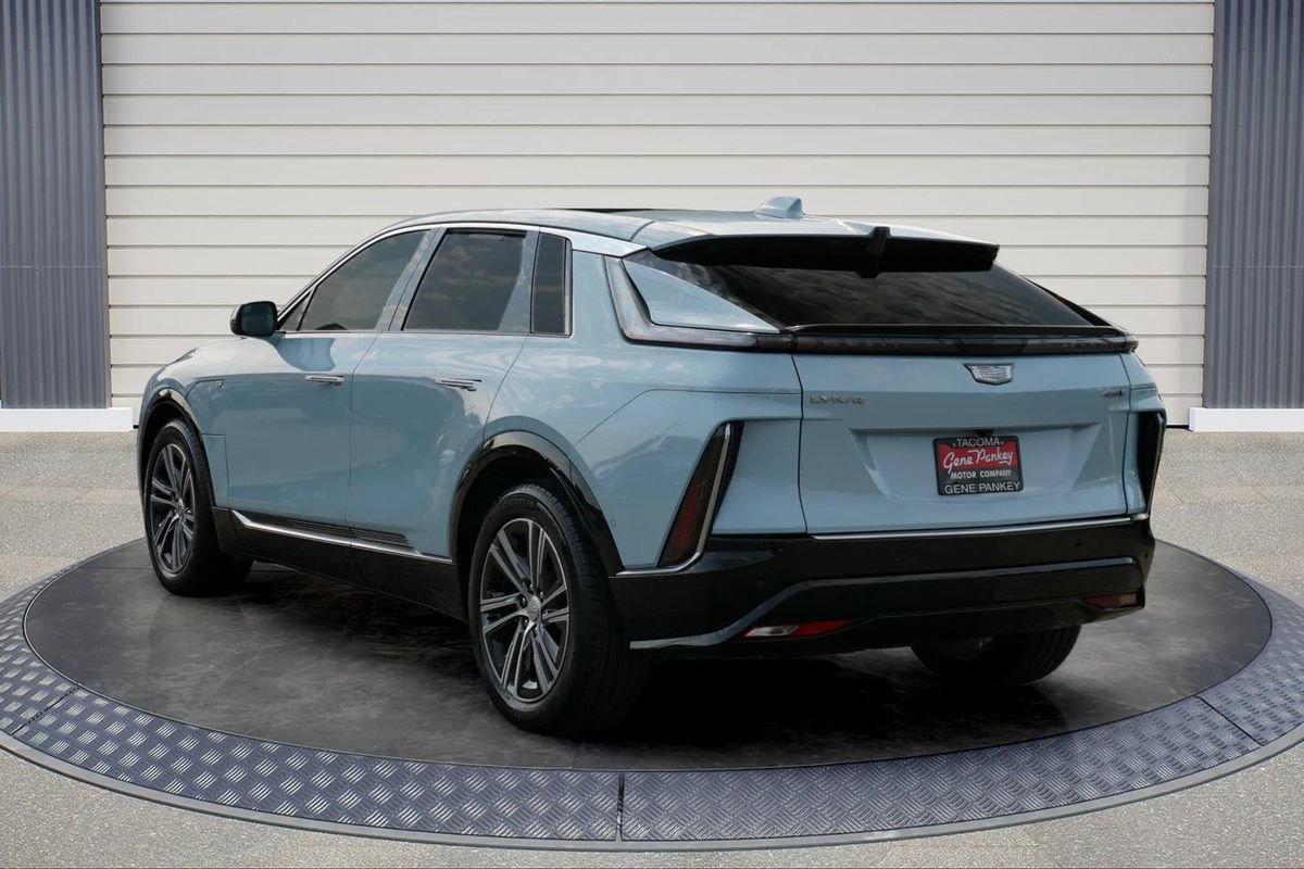 Used 2024 Cadillac Lyriq Luxury RWD image 5