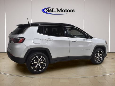 Used 2025 Jeep Compass Limited AWD/4WD image 8