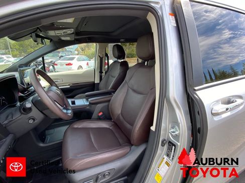 Used 2024 Toyota Sienna Platinum AWD/4WD image 33