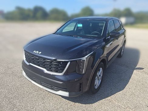 Used 2025 Kia Sorento LX FWD image 9