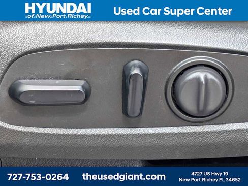 Used 2021 Chevrolet Equinox LT image 24