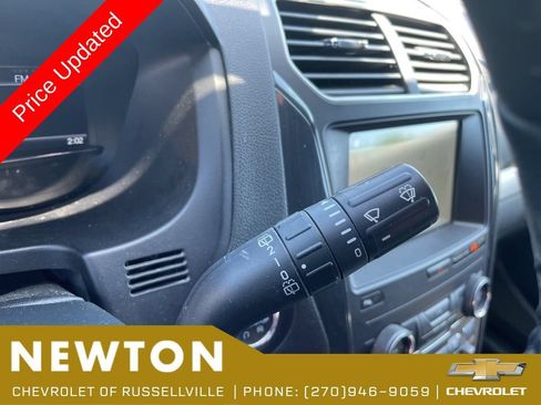 Used 2019 Ford Explorer XLT w/ Equipment Group 202A FWD image 18