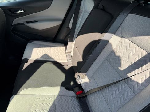 Used 2022 Chevrolet Equinox LS AWD/4WD image 9