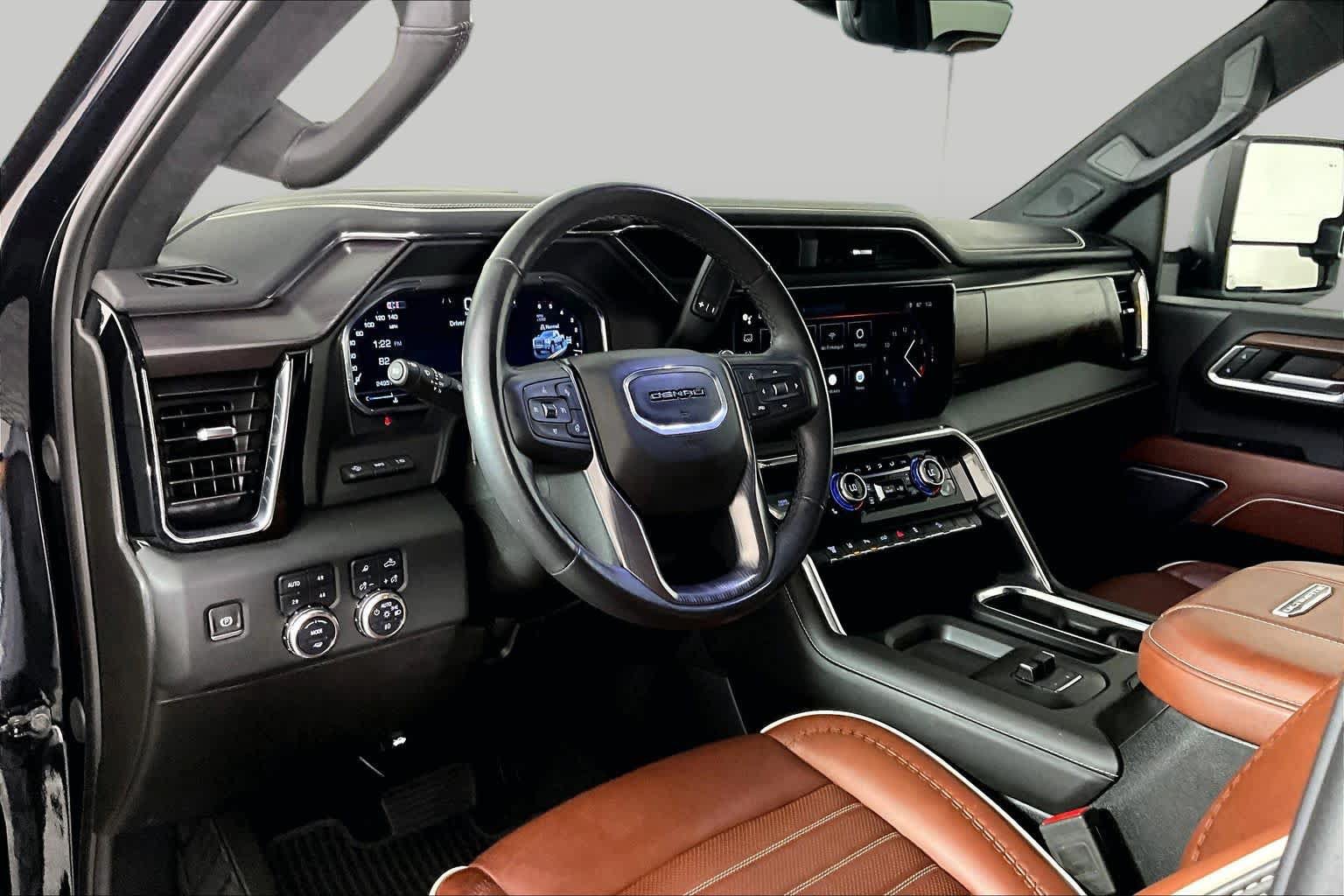 Certified 2025 GMC Sierra 2500 Denali Ultimate AWD/4WD image 16