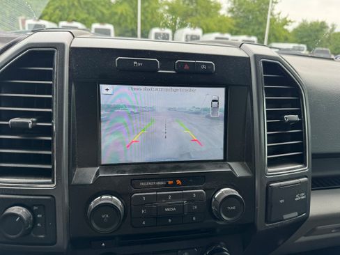 Used 2017 Ford F150 XLT w/ Equipment Group 302A Luxury AWD/4WD image 18