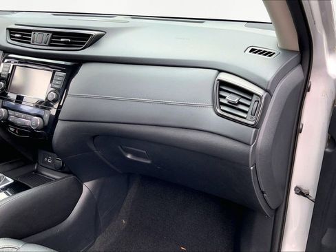 Used 2018 Nissan Rogue SL image 18