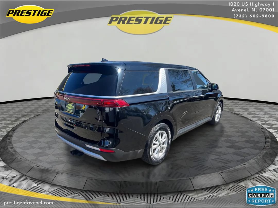 Used 2022 Kia Carnival LX FWD image 5