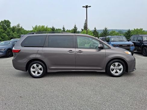 Certified 2020 Toyota Sienna LE FWD image 7