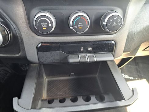 Used 2022 RAM 1500 Big Horn AWD/4WD image 15