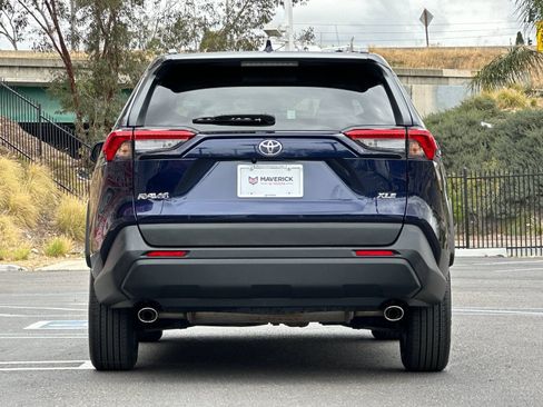Used 2024 Toyota RAV4 XLE w/ Convenience Package FWD image 4