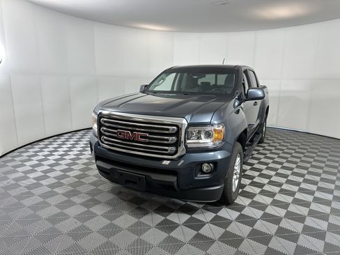 Used 2019 GMC Canyon SLE w/ Driver Alert Package image 2