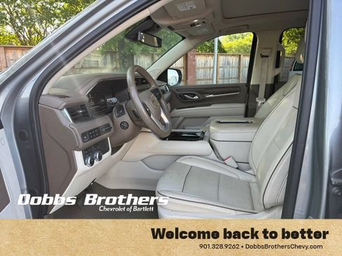 Used 2023 GMC Yukon XL Denali AWD/4WD image 13