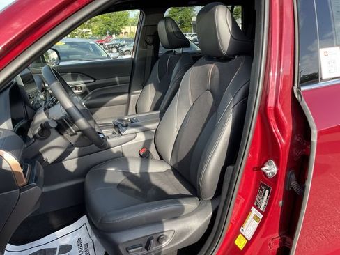 Certified 2024 Toyota Grand Highlander AWD Hybrid image 14
