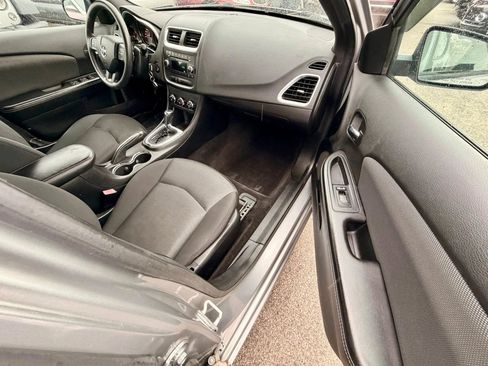Used 2013 Dodge Avenger SE image 10
