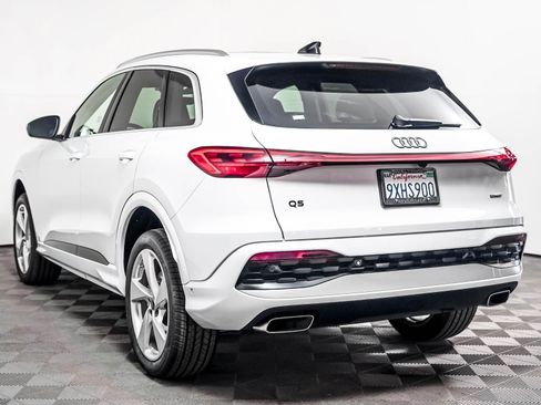 Certified 2026 Audi Q5 Premium AWD/4WD image 2