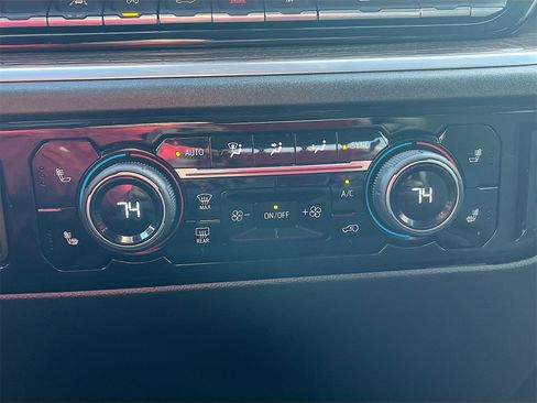 Used 2022 Chevrolet Silverado 1500 RST w/ Redline Edition image 16