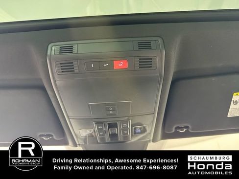 Used 2024 Volkswagen Tiguan SE R-Line AWD/4WD image 10