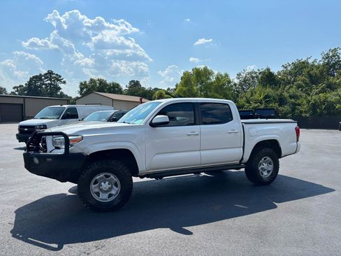 Used 2019 Toyota Tacoma SR w/ SR Convenience Package AWD/4WD image 3