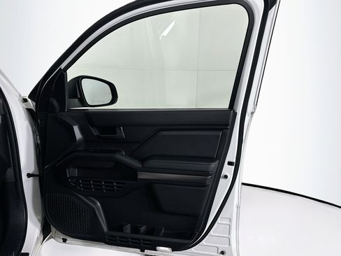 Used 2025 Toyota 4Runner SR5 AWD/4WD image 33