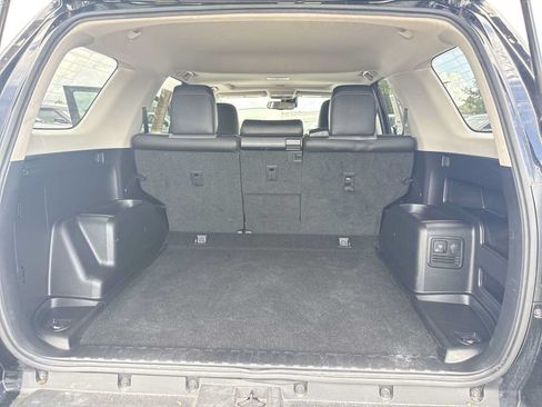 Used 2020 Toyota 4Runner SR5 Premium w/ Moonroof Package RWD image 25