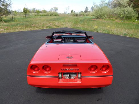 Used 1988 Chevrolet Corvette Convertible RWD image 33