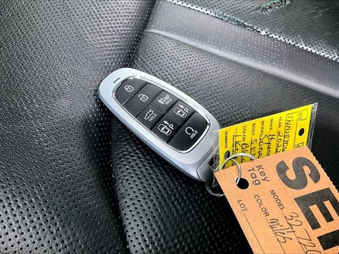 Used 2022 Hyundai Sonata Limited FWD image 16