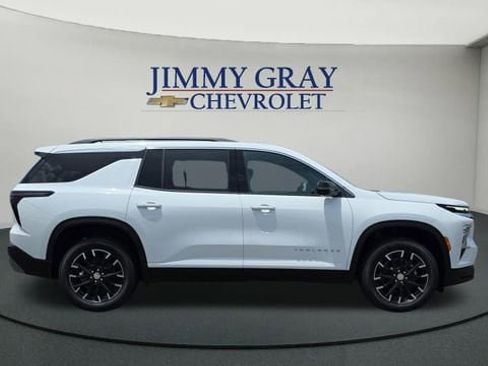 New 2026 Chevrolet Traverse LT w/ Sun and Wheel Package FWD image 6