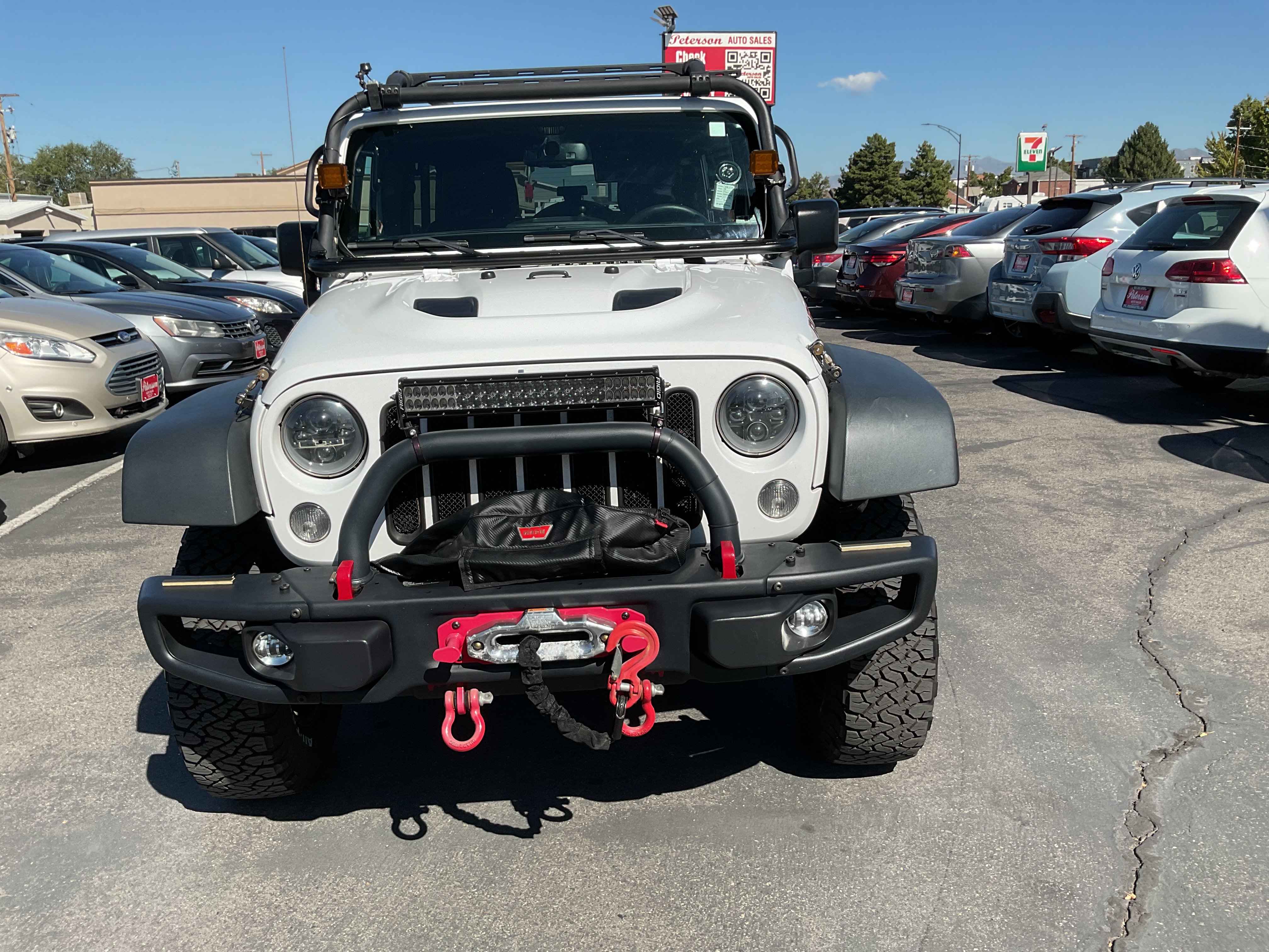 Used 2015 Jeep Wrangler Unlimited Rubicon AWD/4WD image 3