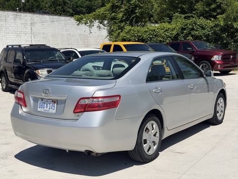 Used 2009 Toyota Camry LE FWD image 7