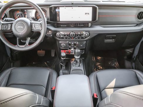 Used 2024 Jeep Wrangler Unlimited Rubicon image 33