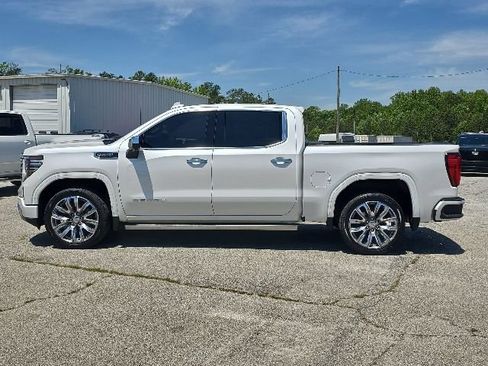 Used 2023 GMC Sierra 1500 Denali w/ Denali Reserve Package AWD/4WD image 2