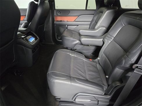 Certified 2024 Lincoln Navigator Reserve image 11