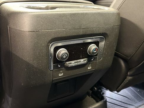 Used 2023 Chevrolet Tahoe High Country AWD/4WD image 28
