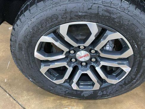 Used 2024 GMC Canyon AT4 w/ Canyon Safety Plus Package image 10