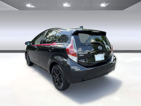 Used 2016 Toyota Prius C Persona Series FWD image 3