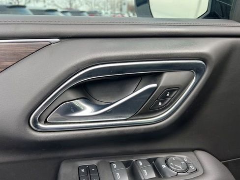 Used 2022 Chevrolet Suburban Z71 image 26