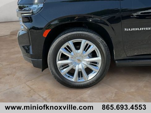 Used 2022 Chevrolet Suburban High Country AWD/4WD image 9