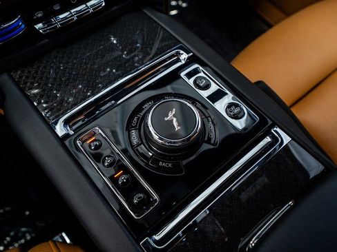 Used 2022 Rolls-Royce Cullinan Black Badge AWD/4WD image 48