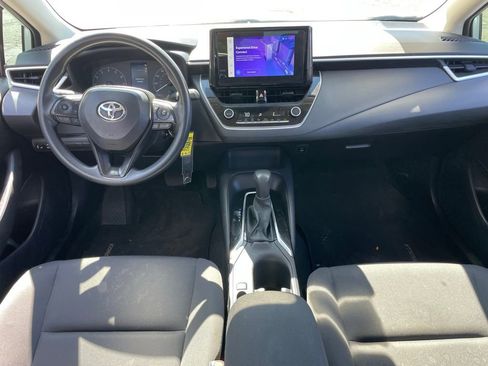 Used 2025 Toyota Corolla LE image 13