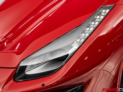 Used 2019 Ferrari 488 Pista Coupe RWD image 14