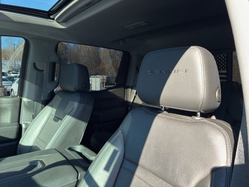 Used 2019 GMC Sierra 1500 Denali w/ Denali Ultimate Package image 10