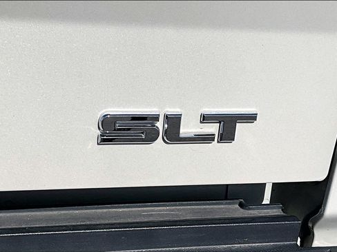 Used 2014 GMC Sierra 1500 SLT w/ SLT Crew Cab Value Package AWD/4WD image 32
