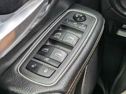 Used 2022 RAM 1500 Laramie AWD/4WD image 24