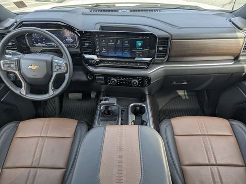 Used 2024 Chevrolet Silverado 1500 High Country w/ Technology Package image 15