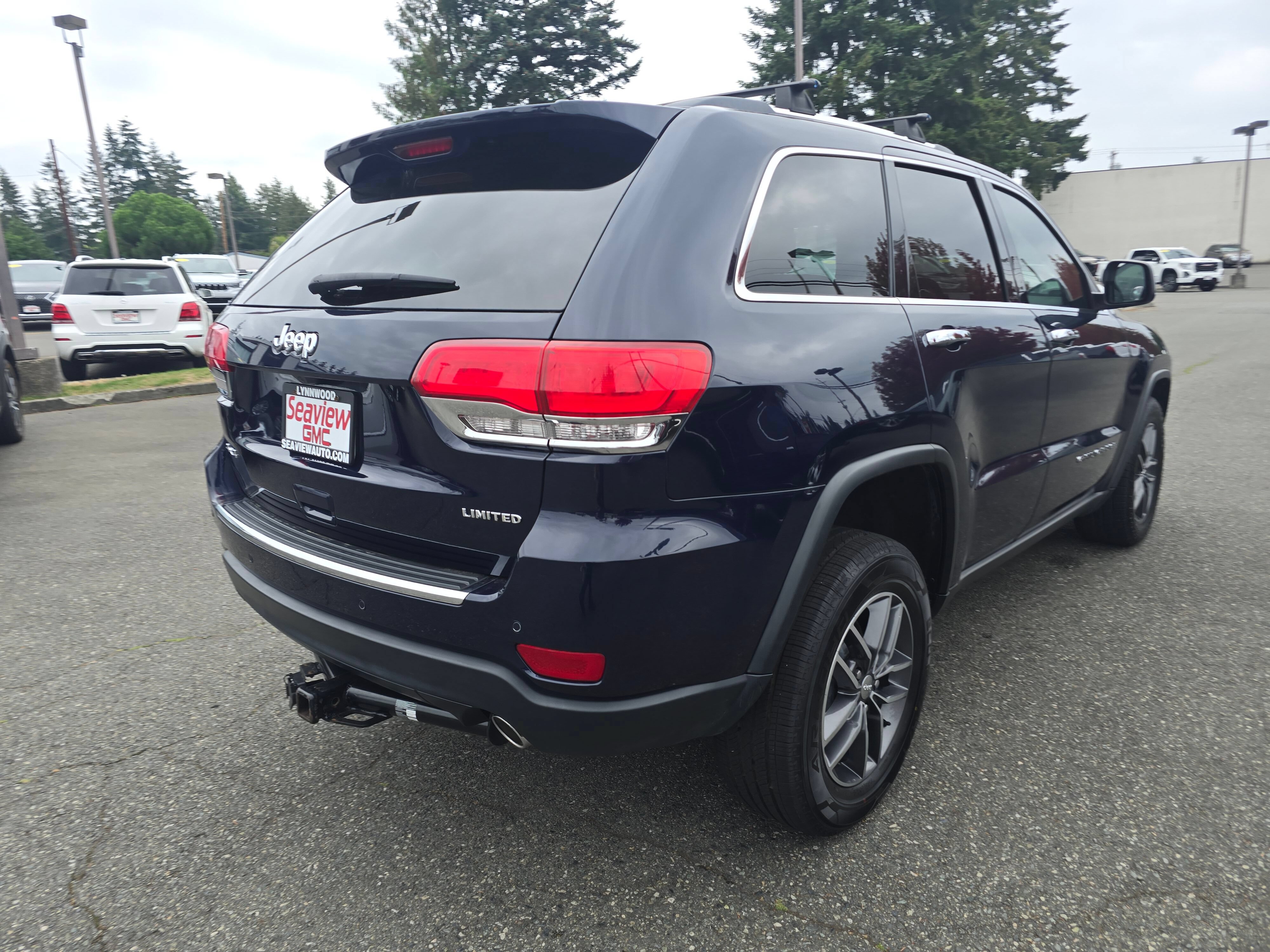 Used 2017 Jeep Grand Cherokee Limited AWD/4WD image 7