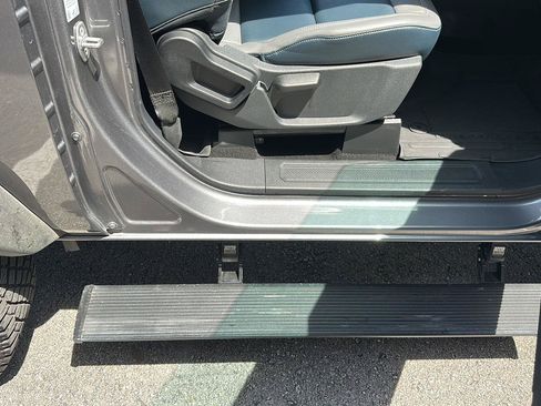 Certified 2023 Ford Bronco Outer Banks w/ Sasquatch Package AWD/4WD image 30