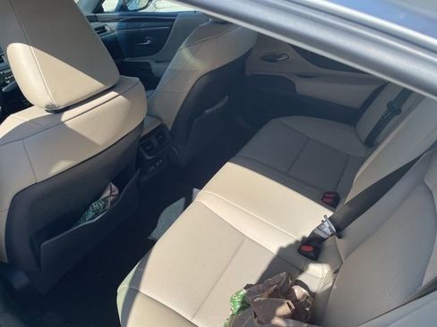 Used 2019 Lexus ES 350 350 w/ Premium Package image 9