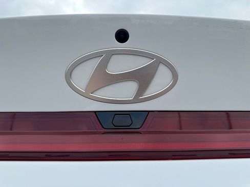 Used 2024 Hyundai Elantra SEL w/ Convenience Package FWD image 21