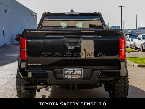 Used 2024 Toyota Tacoma TRD Off-Road AWD/4WD image 7