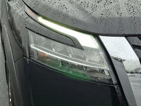 Certified 2023 Nissan Pathfinder Platinum image 11